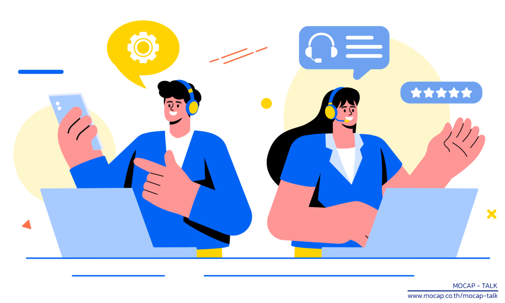 ภาพพนักงาน Call Center ชายและหญิงสวมชุดหูฟัง (Headset) กำลังปฏิบัติหน้าที่ด้วยรอยยิ้ม พร้อมสัญลักษณ์ประกอบที่สื่อถึงการตั้งค่าระบบ (Gear icon) การสนับสนุนทางเทคนิค และการได้รับคะแนนความพึงพอใจ 5 ดาว บนพื้นหลังสีดำและน้ำเงินที่ดูทันสมัย